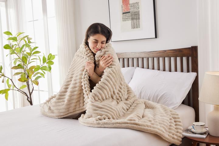 Produktbild Ströme Fluffy heated blanket (180 x 130 cm)