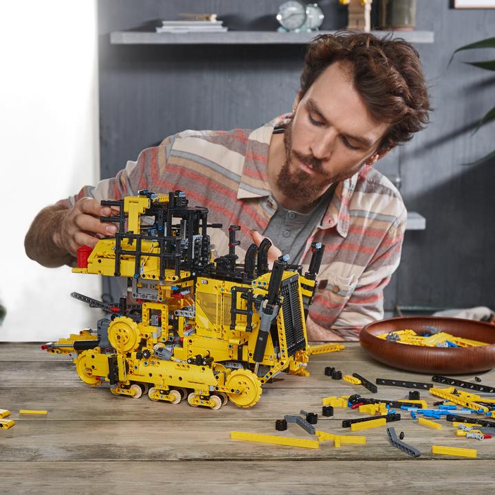 Produktbild LEGO Cat D11 Bulldozer (42131, LEGO Technic)