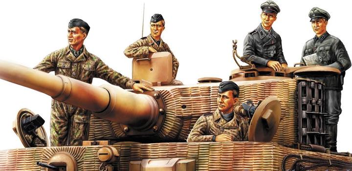 Actual product image Hobby Boss German Panzer Tank Crew (Normandy 1944)