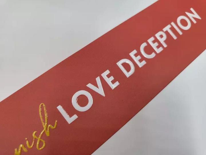 Actual product image Spanish Love Deception – Manchmal führt die halbe Wahrheit zur ganz grossen Liebe (German, Armas, Elena, 2022)