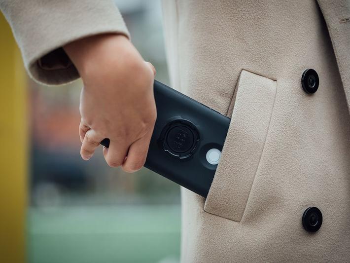 Actual product image Quad Lock Case (Google Pixel 4)