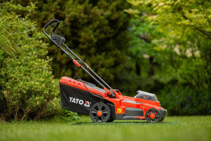 Actual product image Yato KOSIARKA 2x18V 43cm (Rechargeable battery operated)