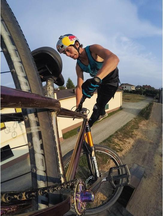 Actual product image GoPro Handlebar / Seatpost / Pole Mount