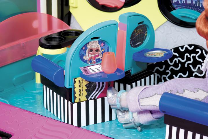Produktbild MGA O.M.G. Remix 4-in-1 Plane Playset Transforms