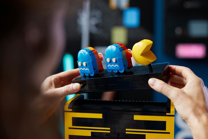 Actual product image LEGO PAC-MAN Arcade 10323 (10323, LEGO Icons, LEGO Rare Sets)
