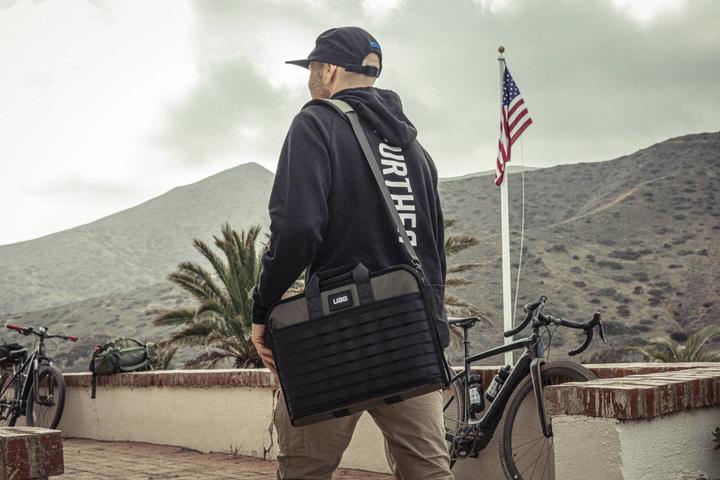 Actual product image UAG Slim Brief (13 Inch) (13", Universal)