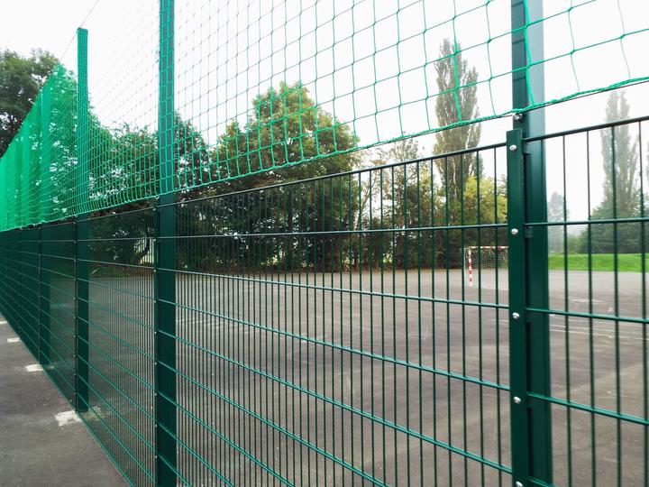 Sport-Thieme Ballfangnetzanlage mit Doppelstabmatte, 25 m