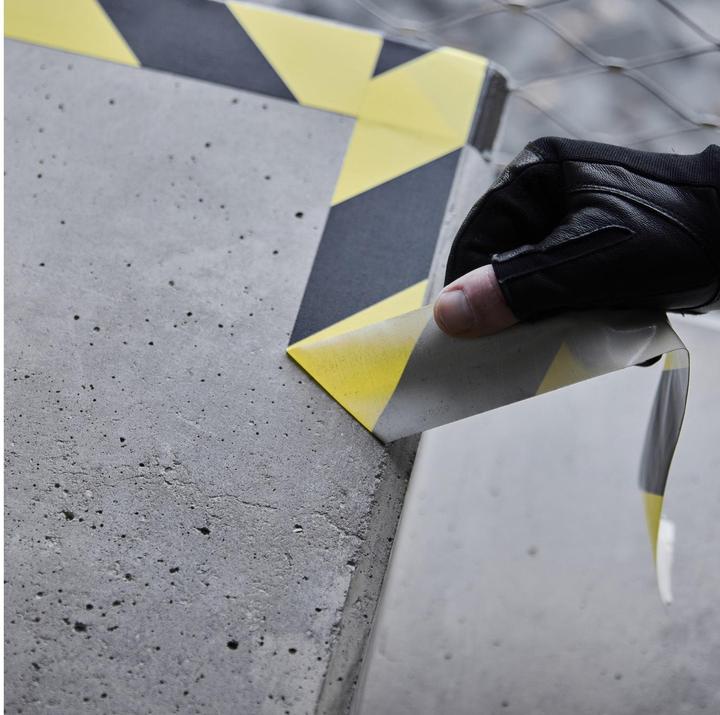 Actual product image Defender EXA-TAPE® BY 50 BULK - Premium fabric adhesive tape BULK | black/yellow | glossy | 50 mm x 50 m (50 mm)