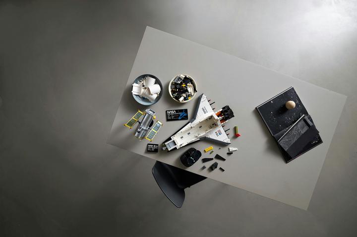 Image du produit LEGO Navette spatiale Discovery de la NASA (10283, LEGO difficiles à trouver)