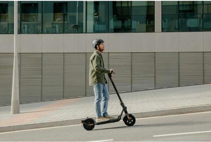Actual product image Segway-Ninebot F2 PRO E (25 km/h, 55 km, 450 W)