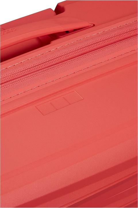 Actual product image American Tourister Fastforward Spinner (108 l)