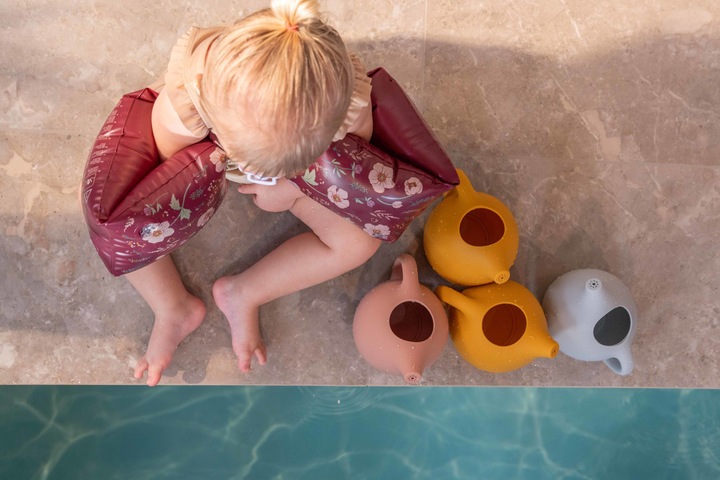 Actual product image Filibabba Silicone watering can - Honey Gold