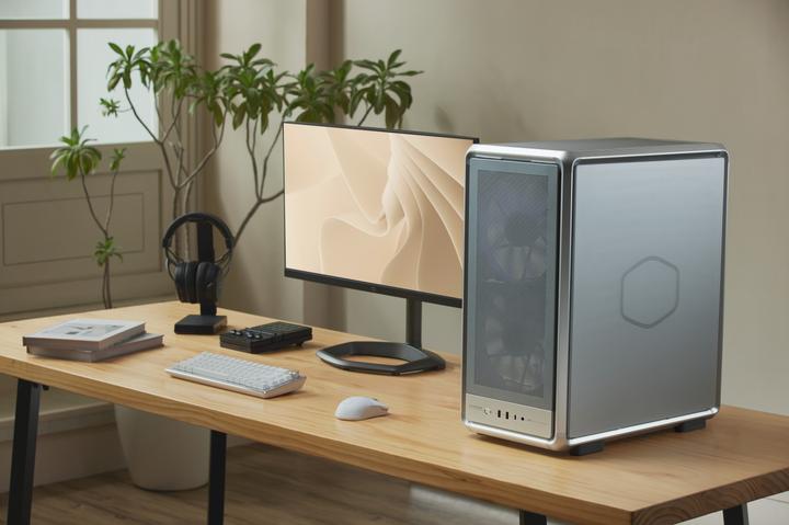 Actual product image Cooler Master CoolerMaster Geh MasterFrame 500 Mesh Silver (ATX, E-ATX, Mini-ITX)