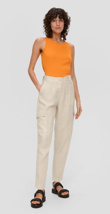 Actual product image S.Oliver Hose Super High Rise Leinenhose mit verkürztem Bein und Cargotaschen (44)