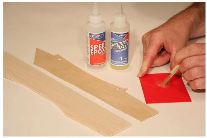 Image du produit Deluxe Materials Speed Epoxy II 4 min 28g seringue (67 g, 1 ml)