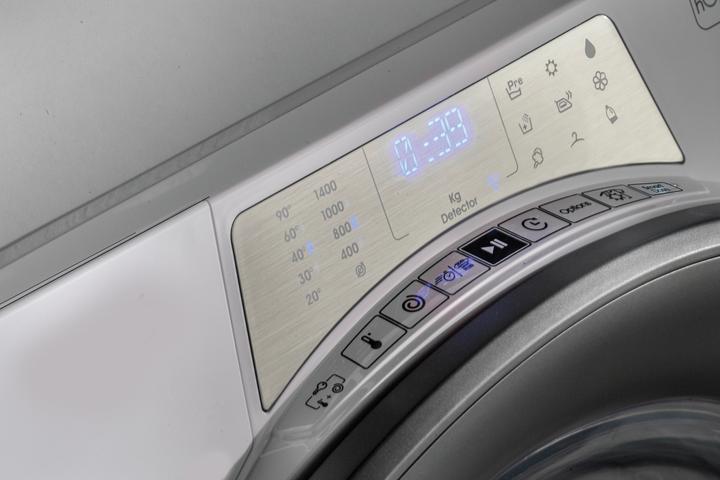 Actual product image Candy RPW4856BWMR9/1-S