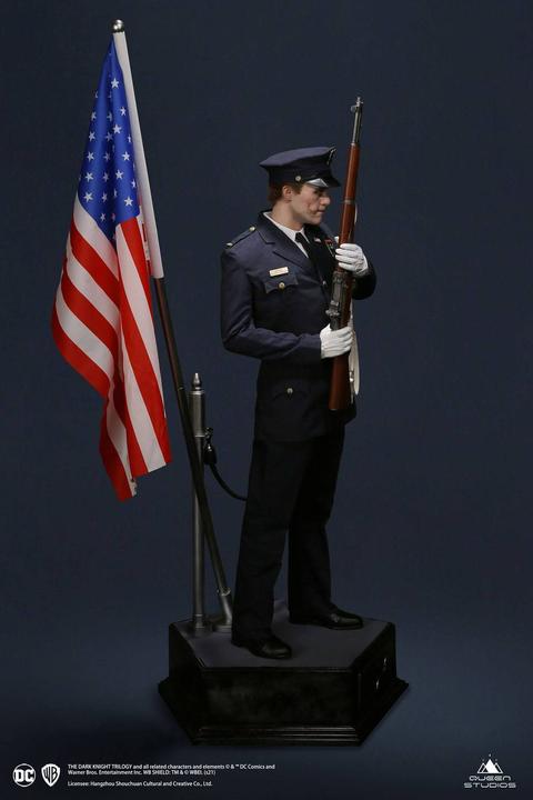 Actual product image Queen Studios The Dark Knight statuette 1/3 Joker Police Uniform 68 cm