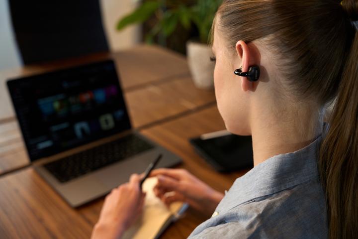 Actual product image Edifier Comfo Q Open-Ear Wireless Sports Headphones - space black (Wireless)