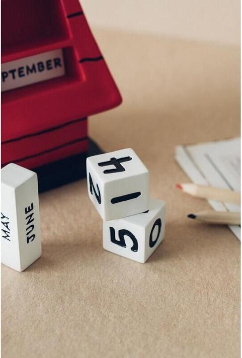 Produktbild NoName SNOOPY - Calendrier Perpétuel 3D en Résine - '9,5 x11 x15,5cm'