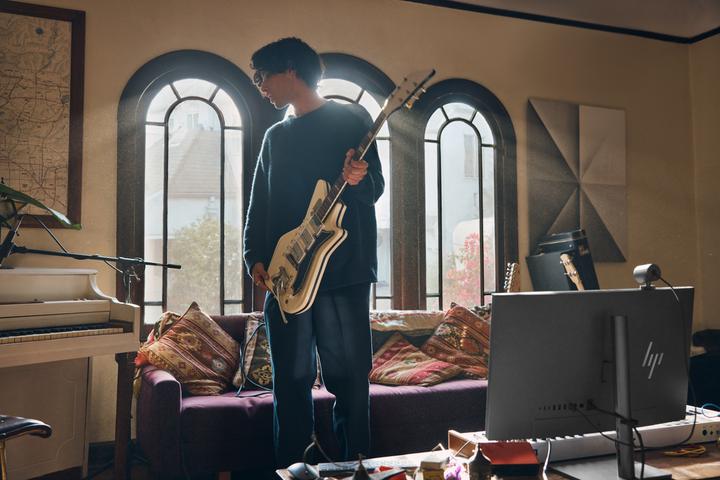 Produktbild HP ENVY 27-cp0790nz i7 /2TB NVIDIA RTX 3060 (2000 GB, 32 GB, Intel Core i7-12700)