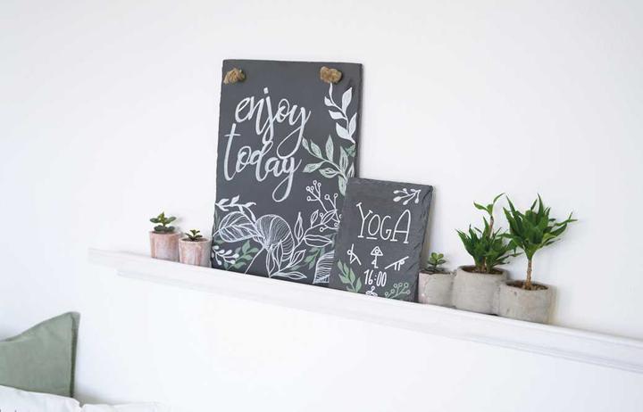 Image du produit Kreul Marqueurs craie Chalky, Medium, lot de 4 Décorations de fenêtre (Blanche Neige, bleu nordique, Cozy Red, Rosemary Green, 4 mm, 4 x)