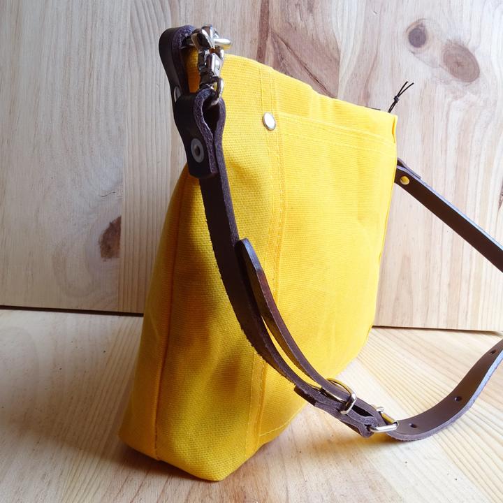 Immagine prodotto Only-Bags.Store Piccola borsa a tracolla in tela cerata, tracolla in pelle, tasca con zip