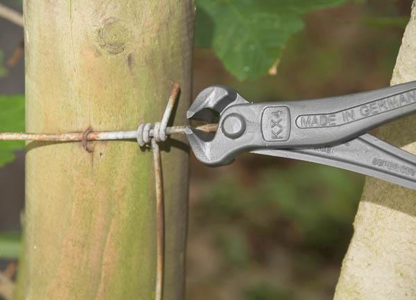 Actual product image Knipex Concreters' Nipper (Concreter's Nippers or Fixer's Nippers) 99 00 250 (250 mm)