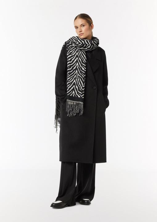 Actual product image Comma Tuch Schal aus Webjacquard mit Fransen