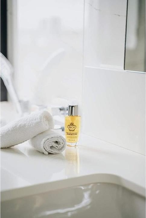 Actual product image Rich Pure Luxury Rejuvenating Argan Oil 70ml (70 ml)