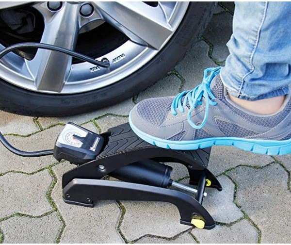 Actual product image Michelin Foot air pump single cylinder black analogue display of bar and psi up to 7 bar large