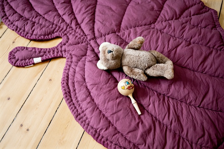 Actual product image Nofred Leaf Blanket floor cushion
