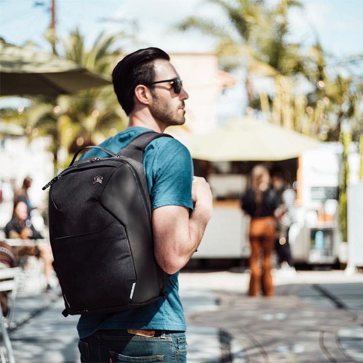 Produktbild STM Myth Backpack 18L do MacBook Pro 15" / MacBook Pro 16" / Notebook 15" - 16" black (18 l)