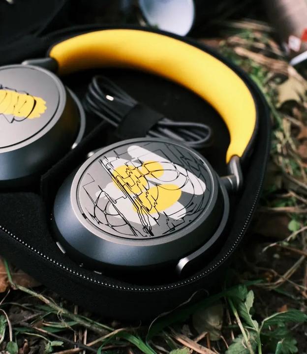 Produktbild Sennheiser Słuchawki Momentum 4 Wireless 80th Anniversary Edition (ANC, 20 h, Kabelgebunden, Kabellos)