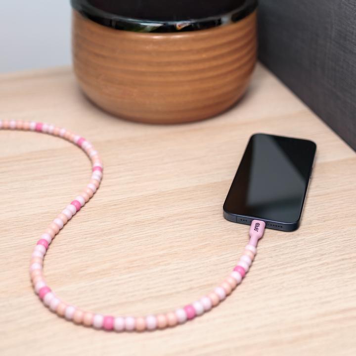 Actual product image Club 3D Club3D Lifestyle USB-C Perlen-Kabel PD60W, rosa (2 m, USB 2.0, 60 W)