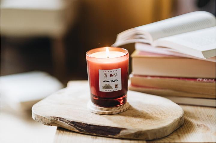 Produktbild Ava & May Duftkerze Edinburgh 180 g