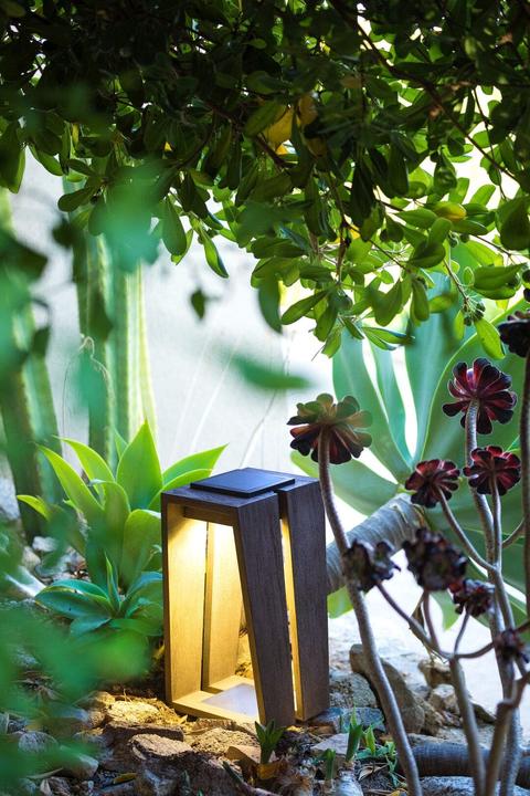 Actual product image Les Jardins Skaal solar lantern Duratek Small model 500 lumens (500 lm)