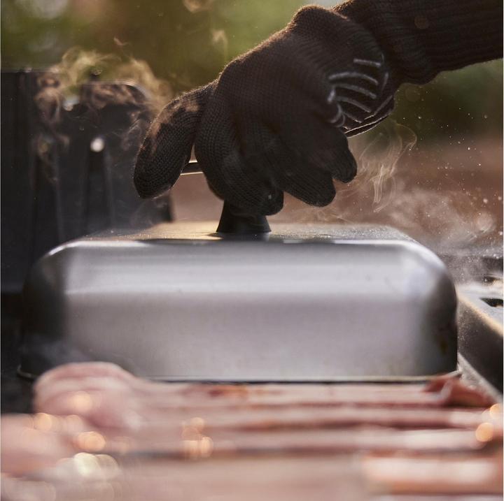 Actual product image Weber Bonnet for grill plates