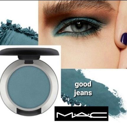 Image du produit MAC Cosmetics Powder Kiss Soft Matte Eye Shadow (Good Jeans)