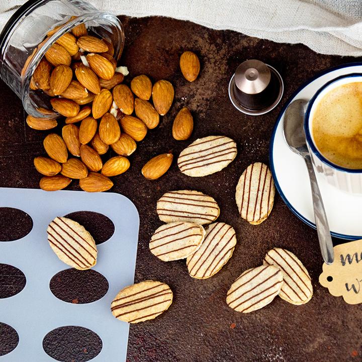 Actual product image miniSchoggi Baking Mat for Japonais Classic