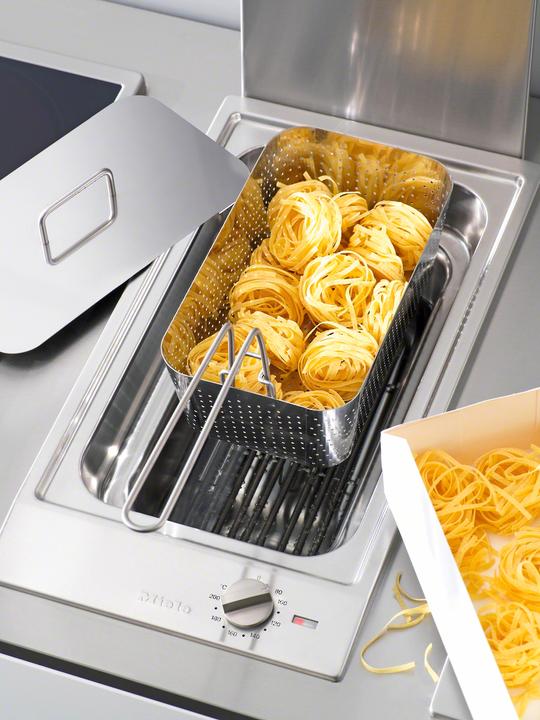 Actual product image Miele CS 1411 F