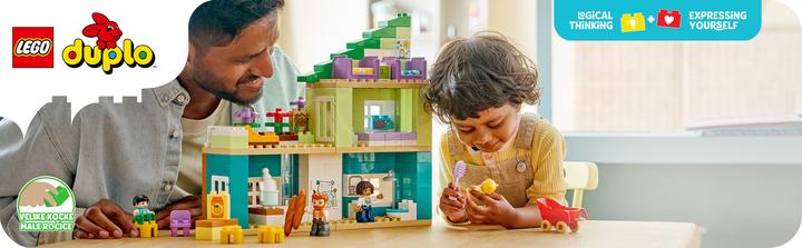 Actual product image LEGO Modernes Familienhaus mit Figuren – 3-in-1-Set (10470)