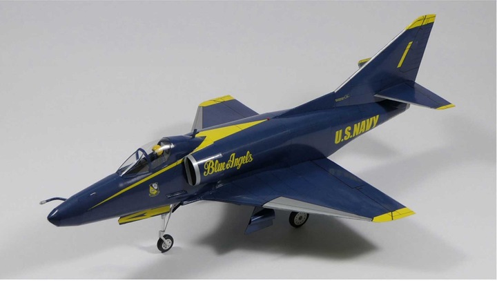 Actual product image Geli douglas a4 skyhawk blue angels box models