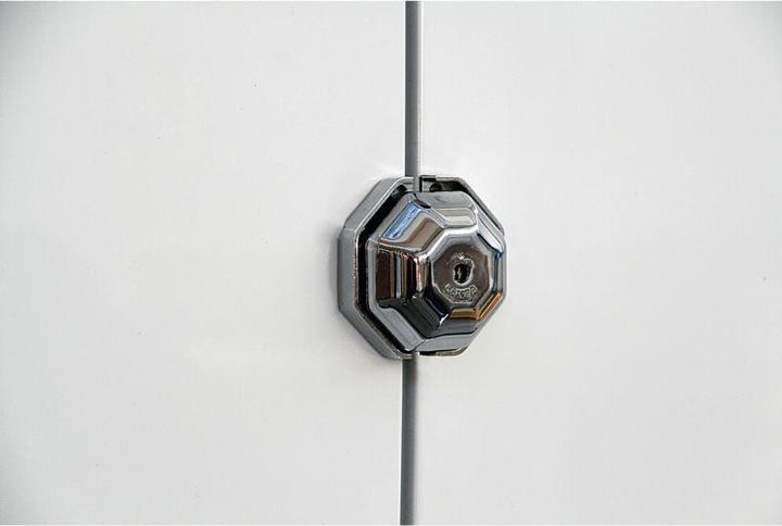 Actual product image Lampa Additional lock for locking doors on commercial vehicles and vans (1 pcs.)