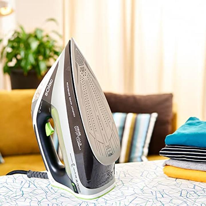 Actual product image Solac CVG9512, Steam iron, Ceramic soleplate, 190 g/min, Black, Grey, 2800 W (2800 W, 190 g/min)