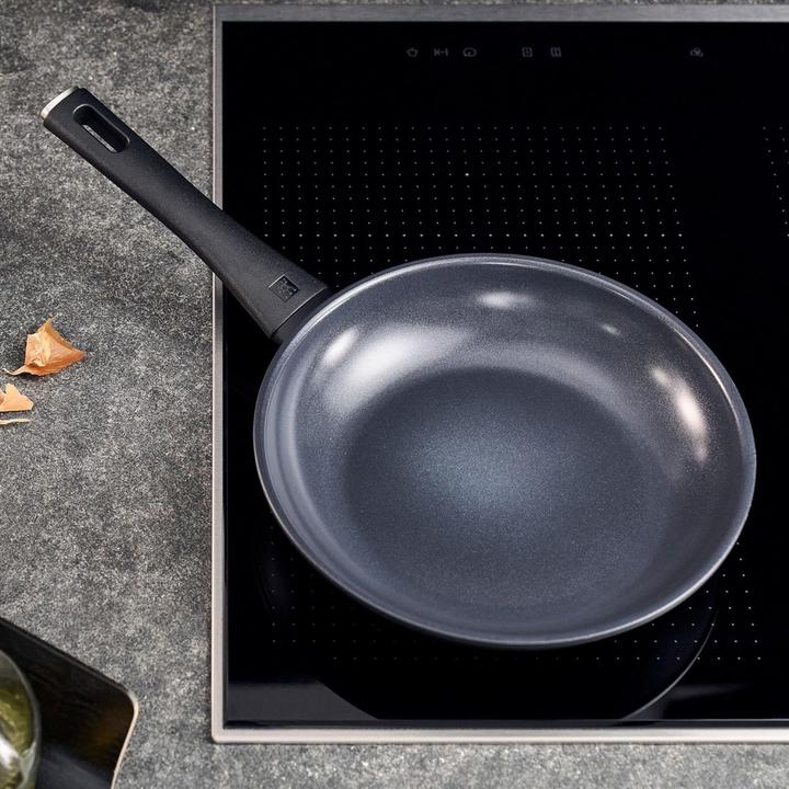 Actual product image Zwilling Madura Plus Ceramic Fry Pan (28 cm, Frying pan, Aluminium)