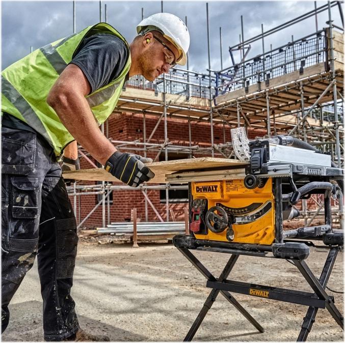 Actual product image DeWalt Compact circular table saw