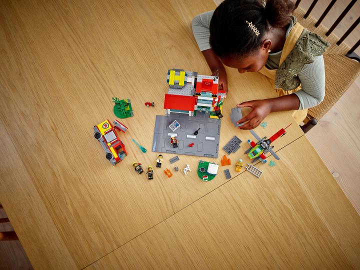 Produktbild LEGO Feuerwache (60320, LEGO City)