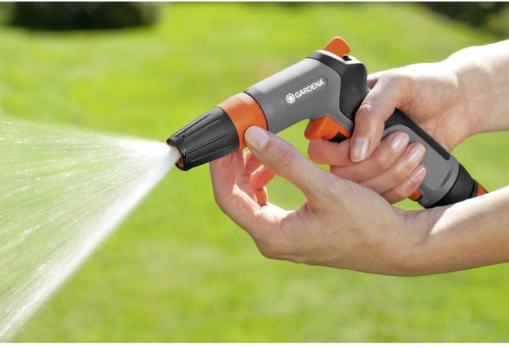 Actual product image Gardena Classic cleaning syringe