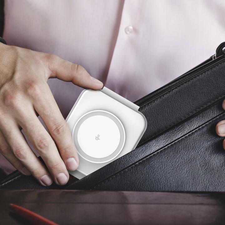 Actual product image j5Create QI2 3-IN-1 MAGNETIC TRAVEL (15 W)
