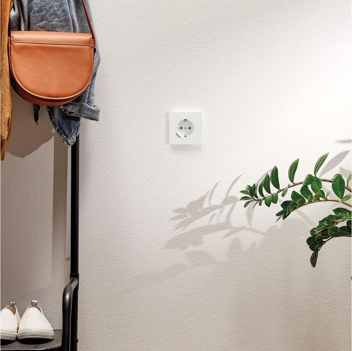 Actual product image Merten Socket outlet SCHUKO 16A System Design lotus white